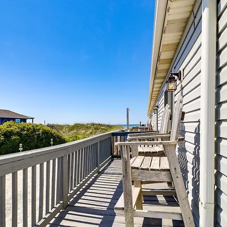 Oak Island Condo With Ocean View Steps To Beach!